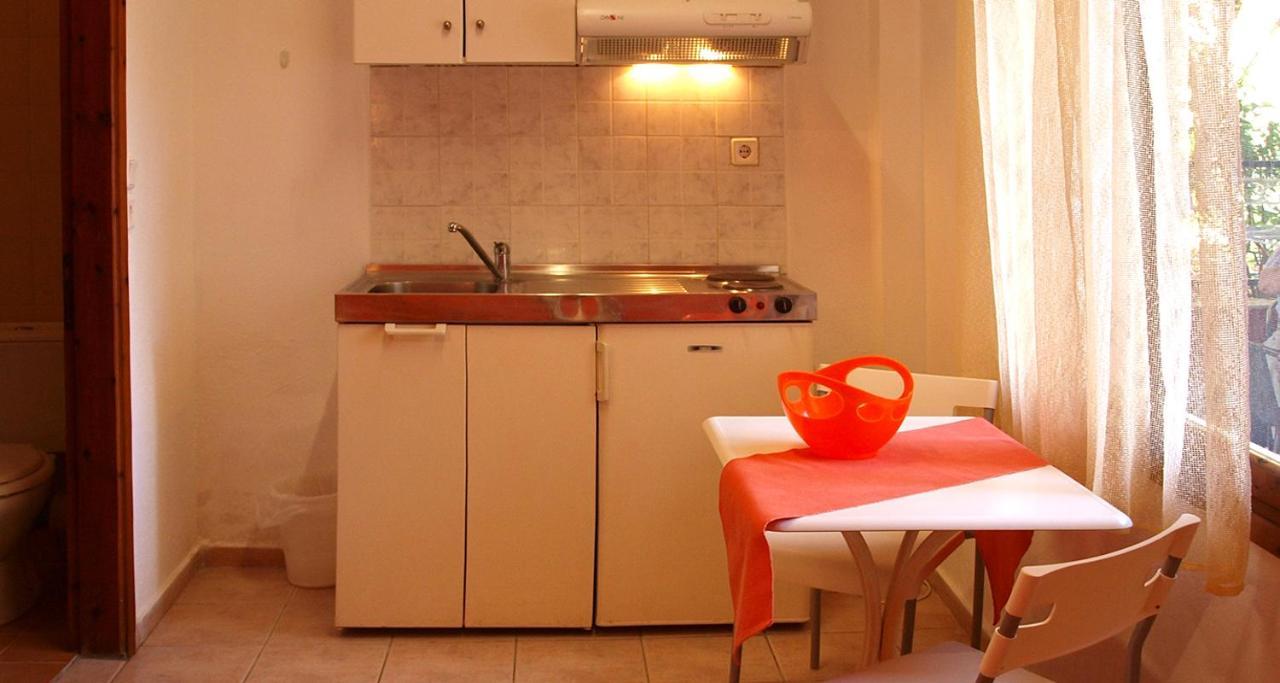 Natsios Apartments Hanioti Ngoại thất bức ảnh