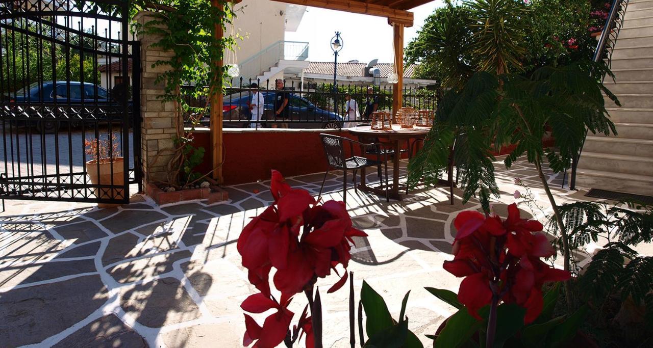 Natsios Apartments Hanioti Ngoại thất bức ảnh