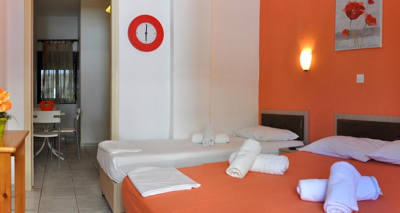 Natsios Apartments Hanioti Ngoại thất bức ảnh